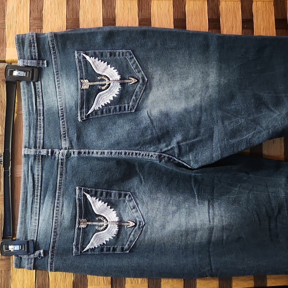 NWOT! Angel wing stretch jeans